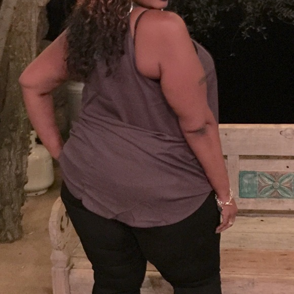 Gray Sleeveless Top With Lace Neck Detail - Picture 3 of 6